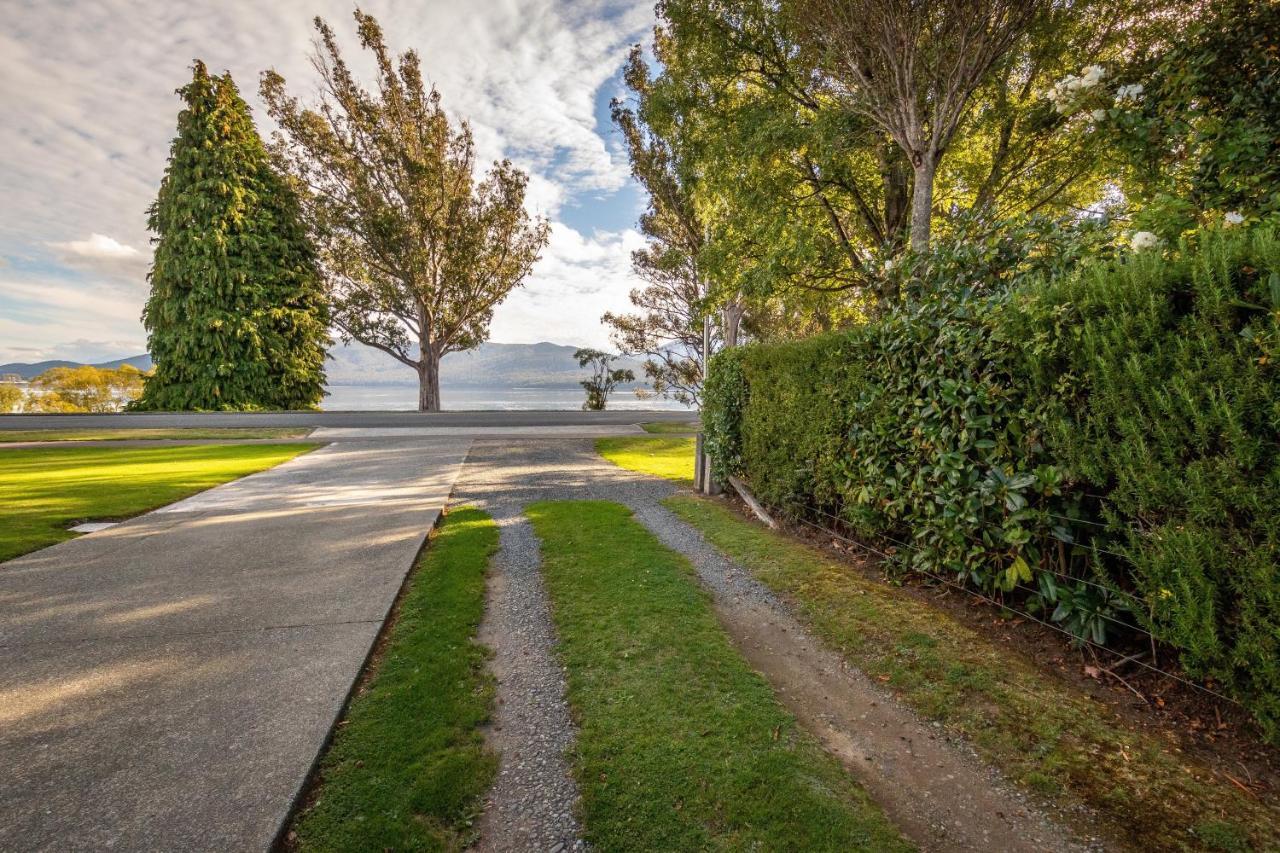 Hop, Skip And Jump To The Lake - Te Anau House Exterior foto